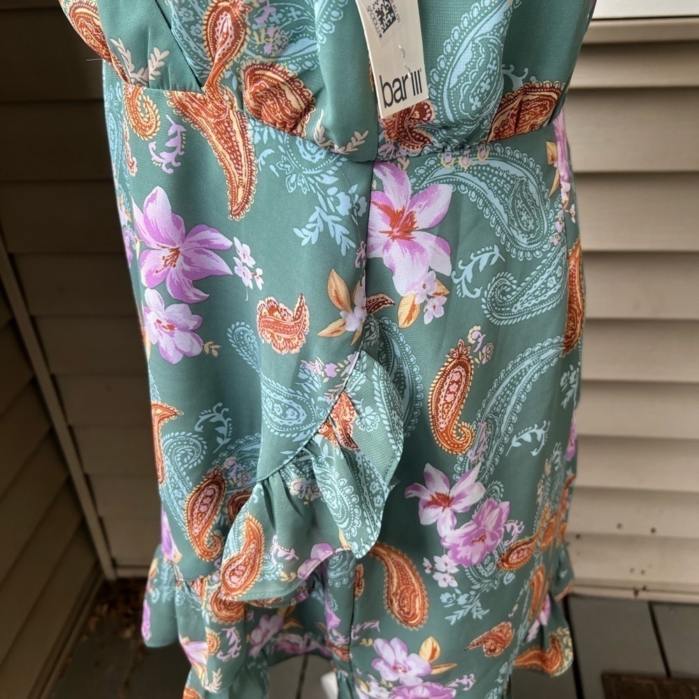 BAR III - Women's Printed V-Neck Ruffle Dress - Picture 7 of 10